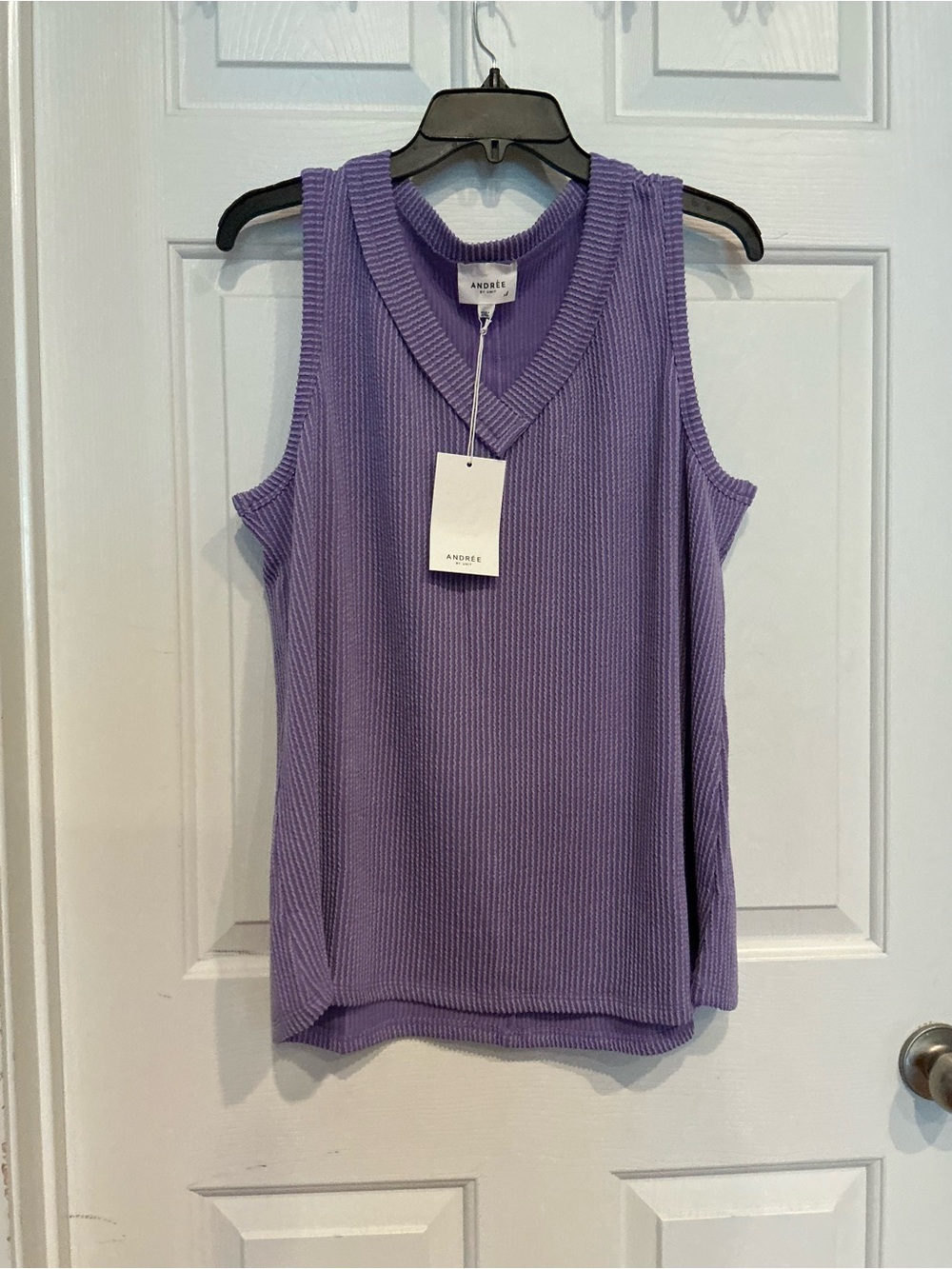 Andree Lavender Ribbed V-Neck Tank